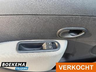 Renault Clio 1.2 TCe Special Line Navigatie Airco picture 13