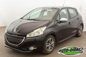 Vrakbiler auto Peugeot 208 1.2 Airco 2013/12