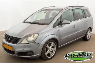 Damaged car Opel Zafira 2.2 Automaat 7p Cosmo 2006/9