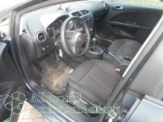 Seat Leon Leon (1P1) Hatchback 1.9 TDI 105 (BLS) [77kW]  (07-2005/12-2010) picture 9