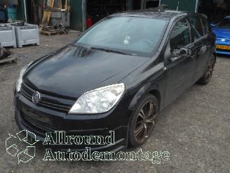 Salvage car Opel Astra Astra H (L48) Hatchback 5-drs 1.6 16V Twinport (Z16XEP(Euro 4)) [77kW]=
  (03-2004/10-2010) 2004