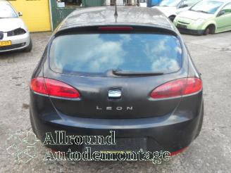 Seat Leon Leon (1P1) Hatchback 5-drs 1.9 TDI 105 (BLS) [77kW]  (07-2005/12-2010)= picture 8
