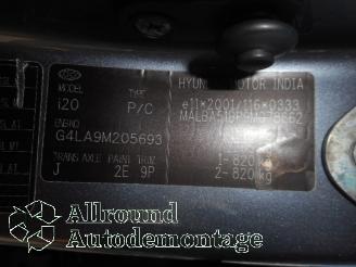 Hyundai I-20 i20 Hatchback 1.2i 16V (G4LA) [57kW]  (09-2008/12-2012) picture 11
