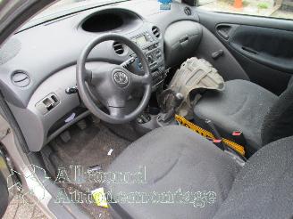 Toyota Yaris Yaris (P1) Hatchback 1.0 16V VVT-i (1SZFE) [48kW]  (03-2003/09-2005) picture 9