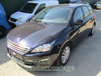 disassembly passenger cars Peugeot 308 308 SW (L4/L9/LC/LJ/LR) Combi 5-drs 1.2 12V e-THP PureTech 110 (EB2DT(=
HNZ)) [81kW]  (03-2014/12-2021) 2015