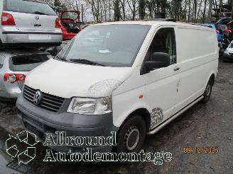 Schadeauto Volkswagen Transporter Transporter T5 Van 2.5 TDi (BNZ) [96kW]  (04-2003/11-2009) 2006