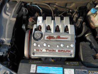 Alfa Romeo 166 2.0 16v picture 12