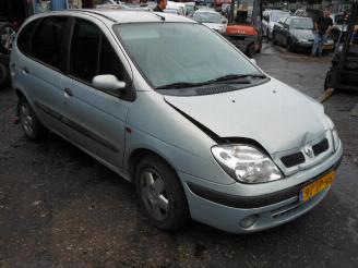 Renault Scenic 1.6 16V picture 2