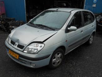 Renault Scenic 1.6 16V picture 1