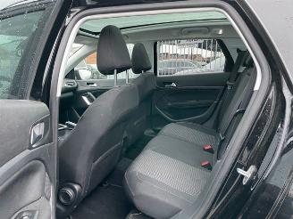 Peugeot 308 SW PureTech 1.2 Panorama / Navi / LED picture 13