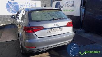 Voiture accidenté Audi A3 A3 Sportback (8VA/8VF), Hatchback 5-drs, 2012 / 2020 1.4 16V g-tron 2014/10