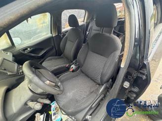 Peugeot 208 208 I (CA/CC/CK/CL), Hatchback, 2012 / 2019 1.2 12V e-THP PureTech 110 picture 20