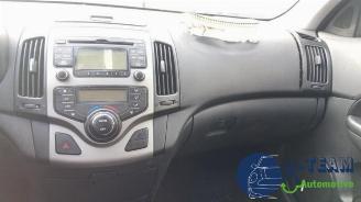 Hyundai I-30 i30 Crosswagon (WWH), Combi, 2007 / 2012 1.6 CVVT 16V picture 18