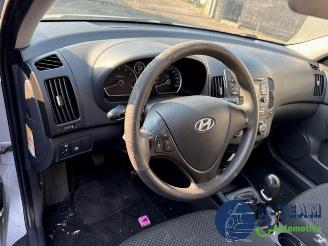 Hyundai I-30 i30 Crosswagon (WWH), Combi, 2007 / 2012 1.4 CVVT 16V picture 14