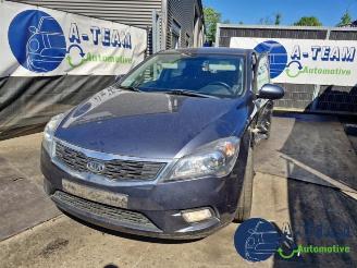 Kia Cee d Cee'd (EDB5), Hatchback 5-drs, 2006 / 2012 1.4 CVVT 16V picture 3