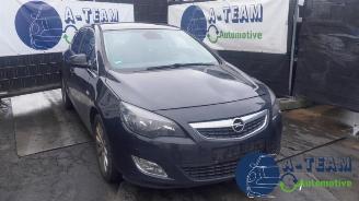 Vrakbiler auto Opel Astra Astra J (PC6/PD6/PE6/PF6), Hatchback 5-drs, 2009 / 2015 1.7 CDTi 16V EcoFLEX 130 2012/7