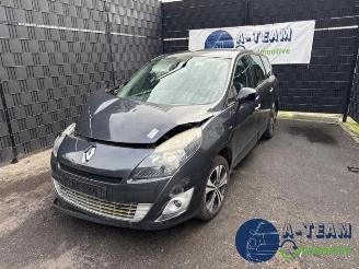 Renault Grand-scenic Grand Scenic III (JZ), MPV, 2009 / 2016 2.0 16V CVT picture 3