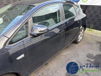 Opel Astra Astra J Sports Tourer (PD8/PE8/PF8), Combi, 2010 / 2015 1.4 Turbo 16V picture 32