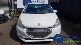 Peugeot 208 208 I (CA/CC/CK/CL), Hatchback, 2012 / 2019 1.4 HDi picture 2