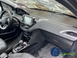 Peugeot 2008 2008 (CU), MPV, 2013 / 2019 1.2 12V e-THP PureTech 110 picture 9