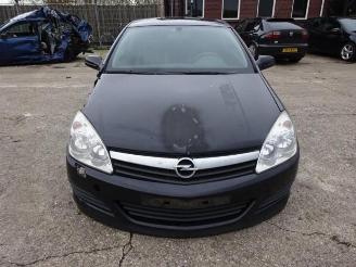Salvage car Opel Astra  2005/9
