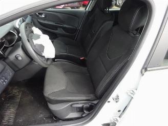 Renault Clio  picture 9
