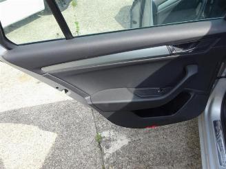 Skoda Superb Superb Combi (3V5), Combi, 2015 1.6 TDI picture 10
