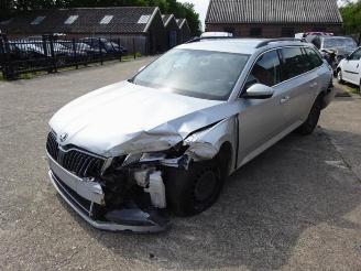 Skoda Superb Superb Combi (3V5), Combi, 2015 1.6 TDI picture 2