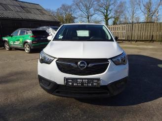 Vrakbiler auto Opel Crossland Crossland (X), SUV, 2017 1.2 Turbo 12V Euro 6 2017/10