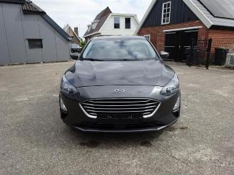 Salvage car Ford Focus Focus 4, Hatchback, 2018 1.0 Ti-VCT EcoBoost 12V 125 2021/12