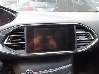 Peugeot 308 308 SW (L4/L9/LC/LJ/LR), Combi 5-drs, 2014 / 2021 1.6 BlueHDi 115 picture 17