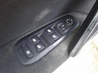 Peugeot 308 308 SW (L4/L9/LC/LJ/LR), Combi 5-drs, 2014 / 2021 1.6 BlueHDi 115 picture 9