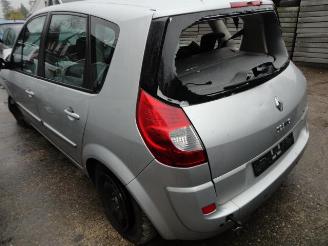 Renault Scenic 1.6 16v picture 2