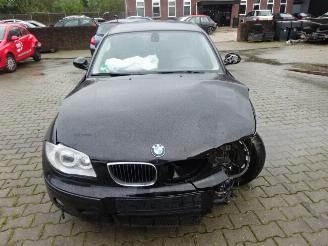 BMW 1-serie 120D picture 2