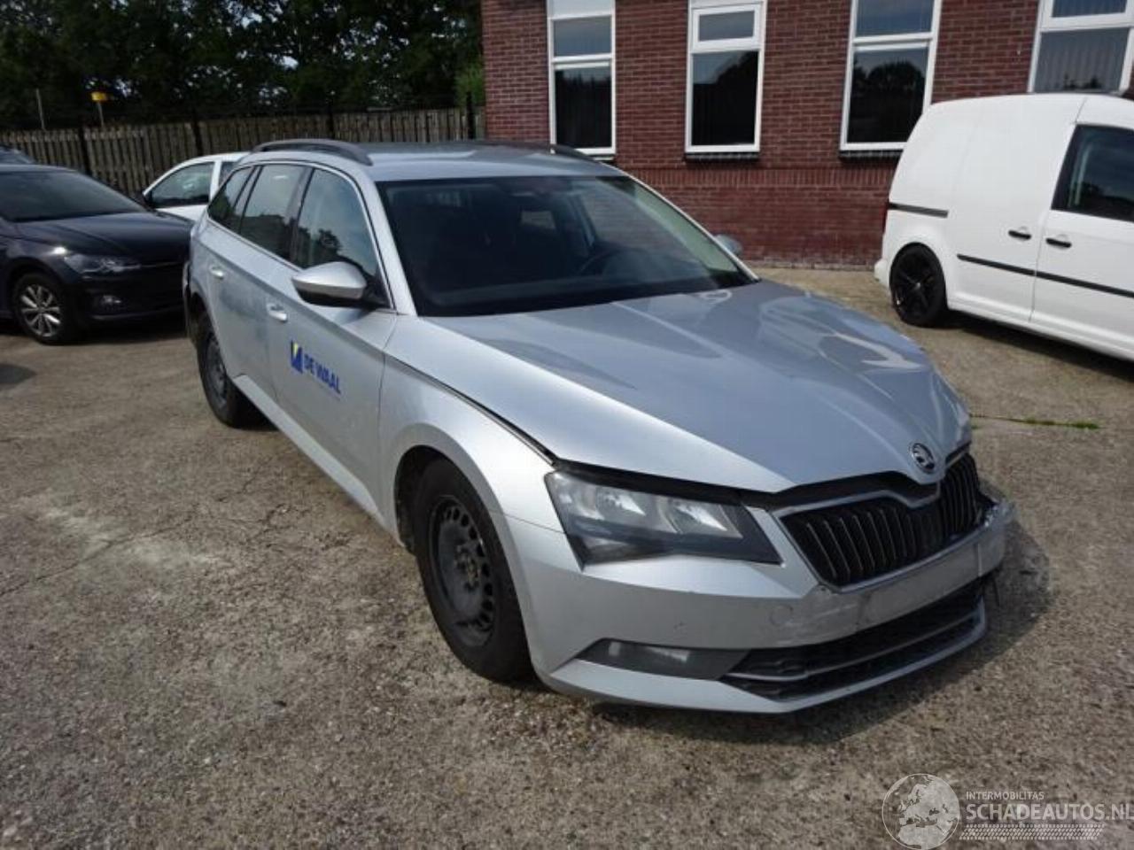 Skoda Superb Superb Combi (3V5), Combi, 2015 1.6 TDI