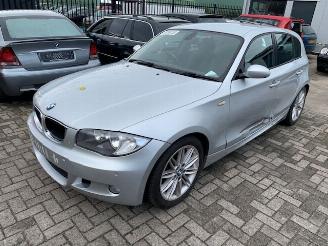 BMW 1-serie 116 i M uitvoering picture 3