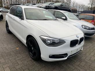 BMW 1-serie 116 D picture 1