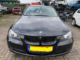 BMW 3-serie 318 i Black Saphire 475 picture 2