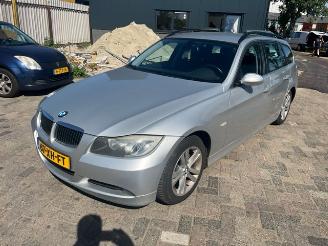 BMW 3-serie 318i touring picture 3