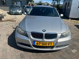BMW 3-serie 318i touring picture 2