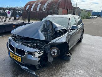 BMW 3-serie 320d  MINERALGRAU METALLIC (B39) picture 2