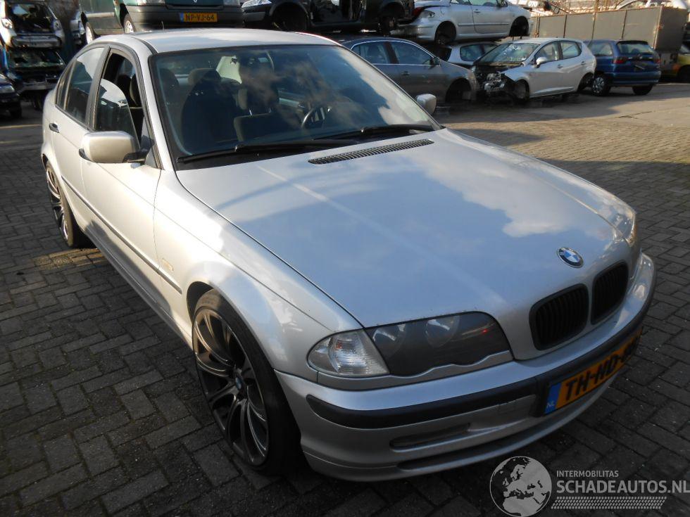 BMW 3-serie 318i