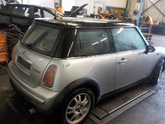 Mini Mini Mini One/Cooper (R50) Hatchback 1.6 16V Cooper (W10-B16A) [85kW]  (06-=
2001/09-2006) picture 3
