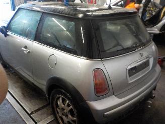 Mini Mini Mini One/Cooper (R50) Hatchback 1.6 16V Cooper (W10-B16A) [85kW]  (06-=
2001/09-2006) picture 4