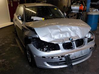 BMW 1-serie 1 serie (E81) Hatchback 3-drs 118i 16V (N43-B20A) [105kW]  (09-2006/12=
-2011) picture 2