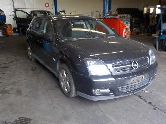 Opel Signum Signum (F48) Hatchback 5-drs 2.2 direct 16V (Z22YH(Euro 4)) [114kW]  (=
05-2003/09-2008) picture 2