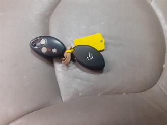 Citroën C5 C5 II Berline (RC) Hatchback 2.0 16V (EW10A(RFJ)) [104kW]  (09-2004/03=
-2008) picture 24