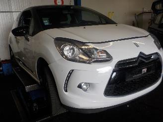 Citroën DS3 DS3 (SA) Hatchback 1.6 e-HDi (DV6DTED(9HP)) [68kW]  (11-2009/07-2015) picture 2