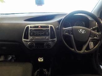 Hyundai I-20 i20 Hatchback 1.4 CRDi 16V (D4FC) [66kW]  (08-2008/12-2015) picture 6