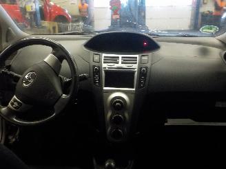 Toyota Yaris Yaris II (P9) Hatchback 1.3 16V VVT-i (2SZFE) [64kW]  (08-2005/11-2010=
) picture 6